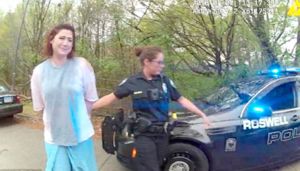 شرطيتان أمريكيتان تلجآن للقرعة