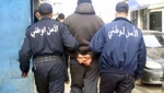 يزوران وثائق طلب التأشيرة مقابل مبالغ مالية