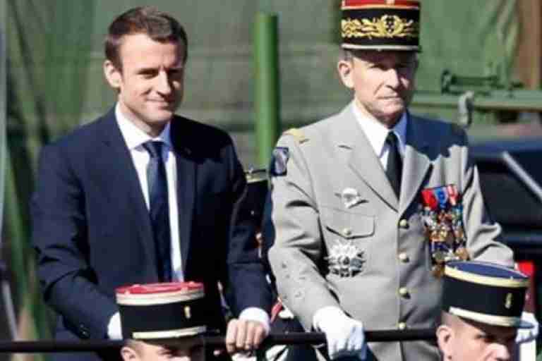 استقالة قائد الجيوش الفرنسية بسبب خلافات مع الرئيس ماكرون