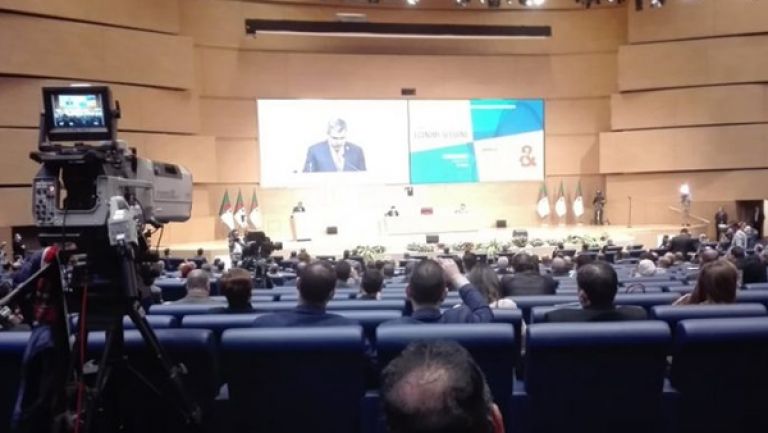 التأكيد على التقييم الصارم لتنفيذ المخرجات في الميدان