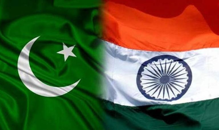 إسلام أباد تطرد السفير الهندي وتقطع علاقاتها التجارية