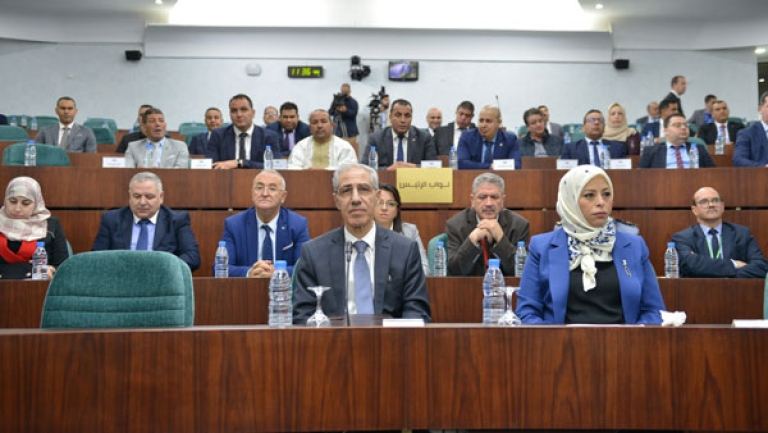 المصادقة بالأغلبية على قانون المالية التكميلي 2022