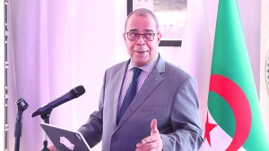 وزير الصناعة والإنتاج الصيدلاني، علي عون