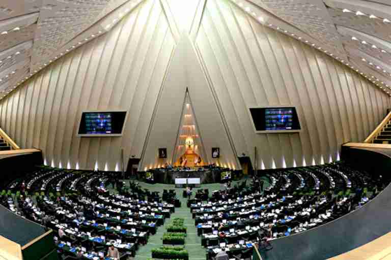 دعم برنامج الصواريخ الباليستية وقوة الحرس الثوري