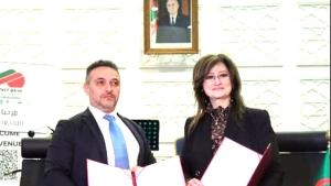 خالد زرات، مدير مجمّع &quot;اتصالات الجزائر&quot; -مريم شرفي، رئيسة الهيئة الوطنية لحماية وترقية الطفولة