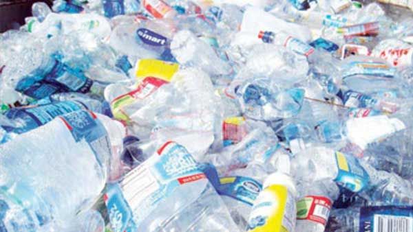 جمع 10 أطنان من النفايات البلاستيكية