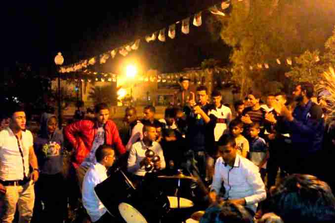 سهرات فنية تستقطب العائلات السوفية
