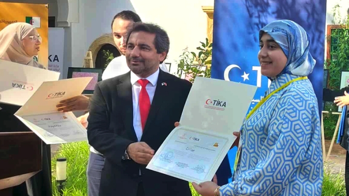 رحلة شغف.. من البيولوجيا إلى حرف الضاد