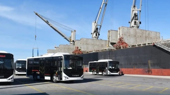 استلام 338 حافلة بميناء الجزائر و97 بميناء جن جن