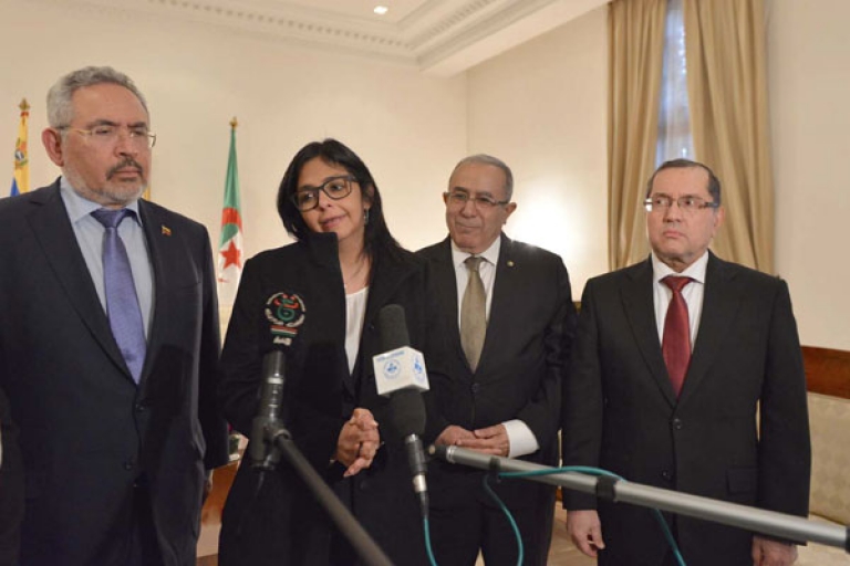 الجزائر وفنزويلا تدرسان الأوضاع النفطية على ضوء التغيرات الراهنة