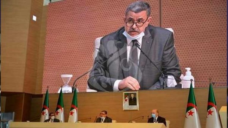 معالم الجزائر الجديدة بدأت تلوح بمراجعة الدستور وخطة الإنعاش الاقتصادي والاجتماعي