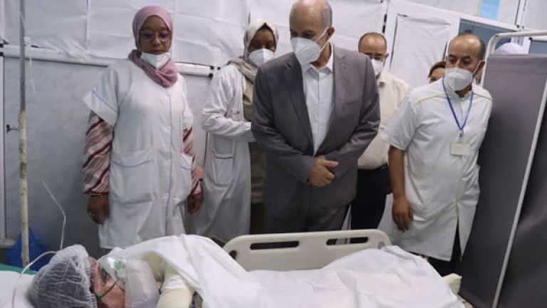 وزير الصحة يعاين وضعية المصابين في "مجزرة " تمنراست