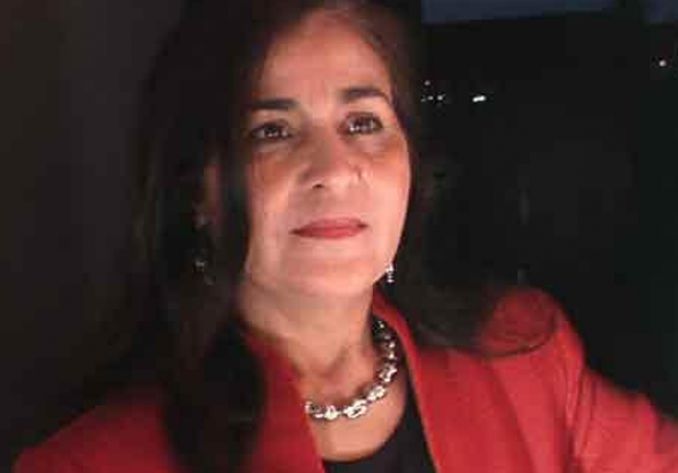 صرح شعري بلَبنات أنثوية