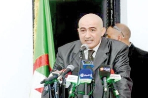 عصاد يدعو إلى إعادة الغوص في الوقائع التاريخية للجزائر