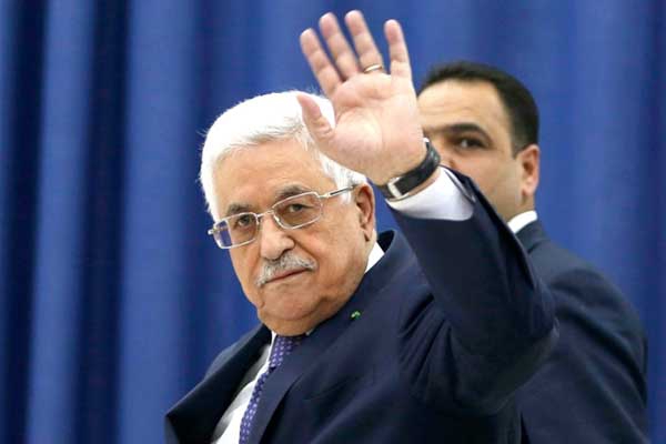 الرئيس عباس يستقيل من اللجنة التنفيذية لمنظمة التحرير الفلسطينية