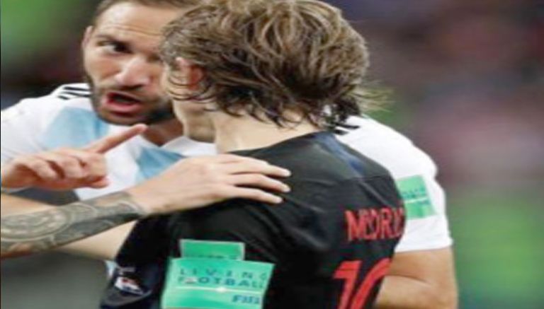 كرواتيا تعبث بالأرجنتين