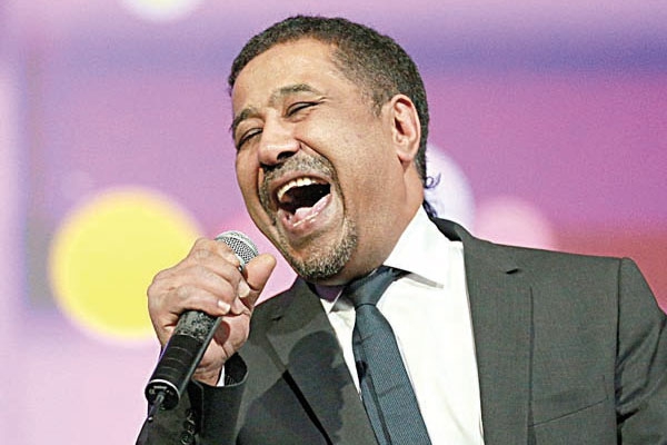 10 مغنين جزائريين منهم الشاب خالد في حفل فني ضخم