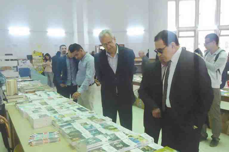 جامعة الجزائر "2" تحيي يوم العلم بأنشطة علمية متنوعة