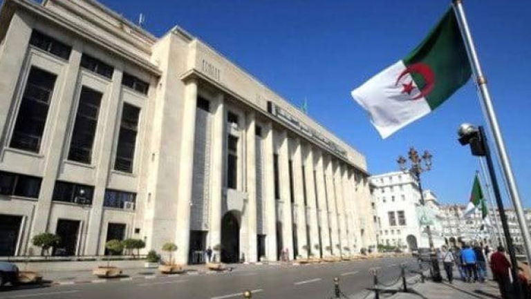لا إضرابات سياسية في الجزائر بعد اليوم