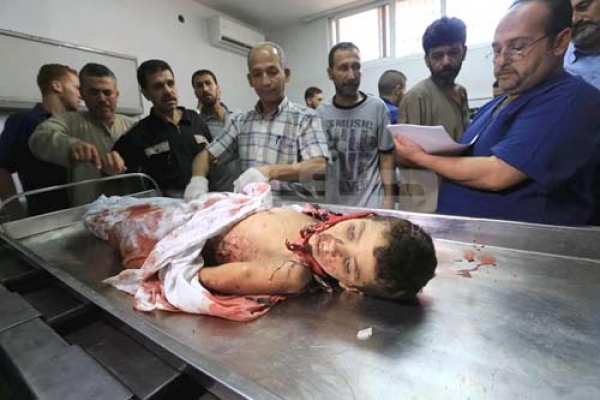 عائلات فلسطينية تقتل في قصف المدفعية الإسرائيلية