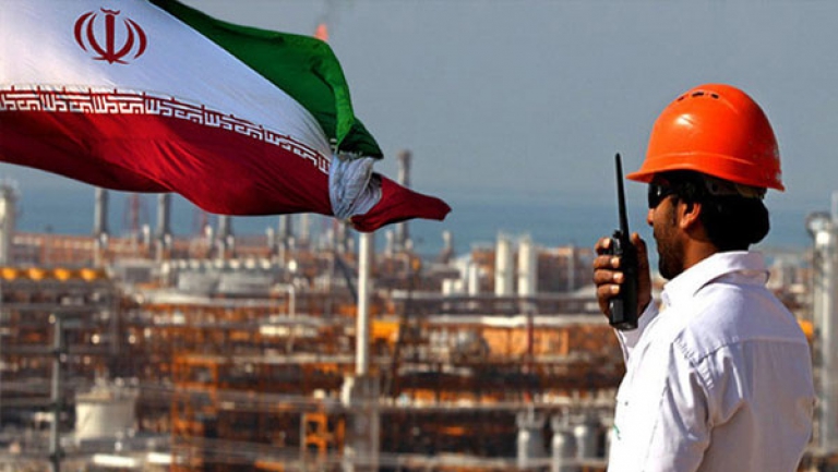 إيران ترفع إنتاجها النفطي بـ 500 ألف برميل يوميا
