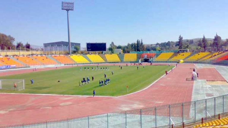 شباب ”يغزون” مركب حملاوي لممارسة مختلف الرياضات