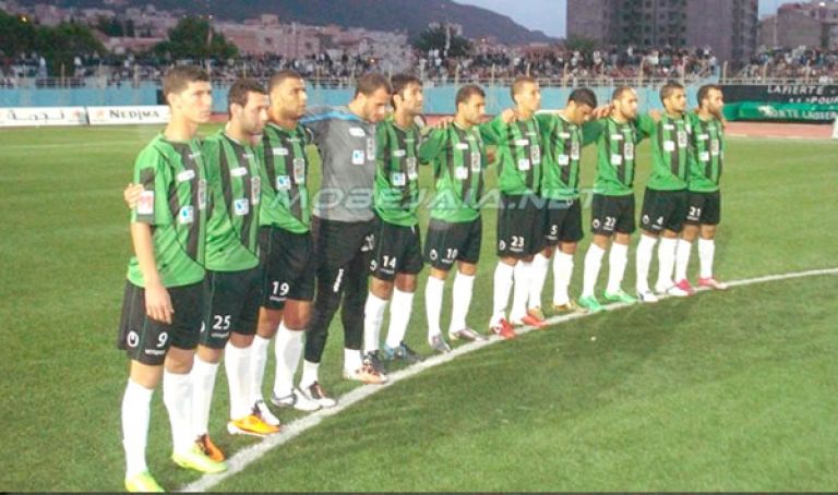 اللاعبون يقاطعون التدريب