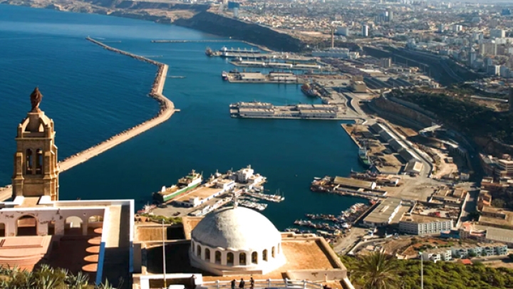 إعانة بـ 560 مليار لبلدية وهران