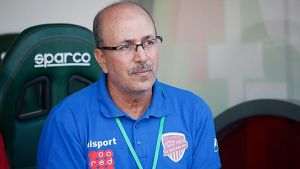 المدرب عبد القادر يعيش