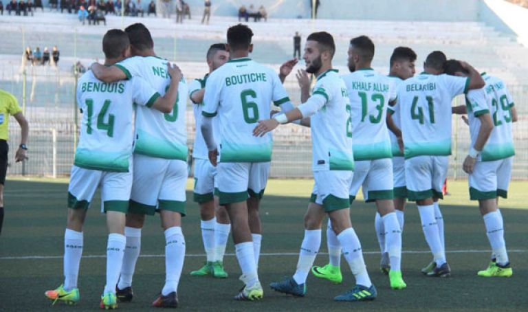 اللاعبون يواصلون مقاطعة التدريبات