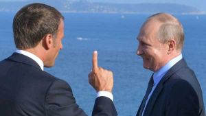 روسيا تهدد نفوذ فرنسا في مستعمراتها السابقة