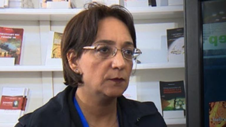 أسيا باز مديرة بالنيابة لمؤسسة الاتصال والنّشر والإشهار