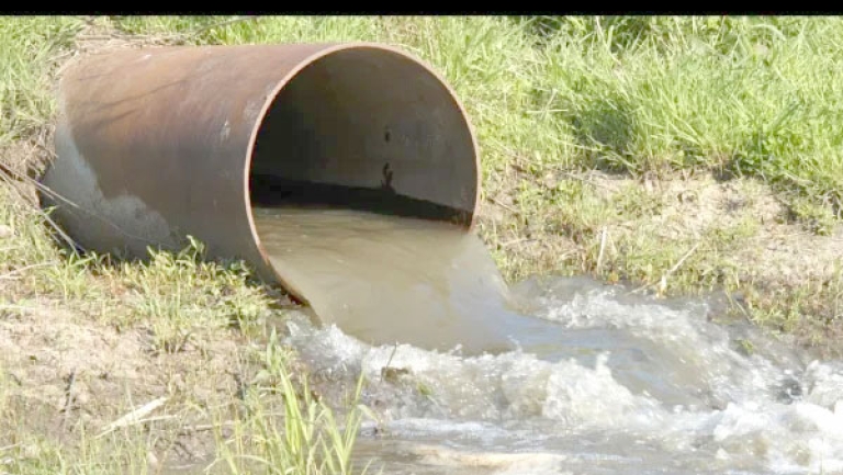 كارثة بيئية تهدد المنطقة