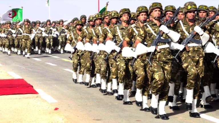 استعراض عسكري ضخم في عيد الاستقلال