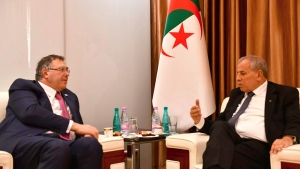  الرئيس المدير العام لمجمع &quot;سوناطراك&quot;، رشيد حشيشي-الرئيس المدير العام لشركة &quot;توتال انرجيز&quot;، باتريك بوياني