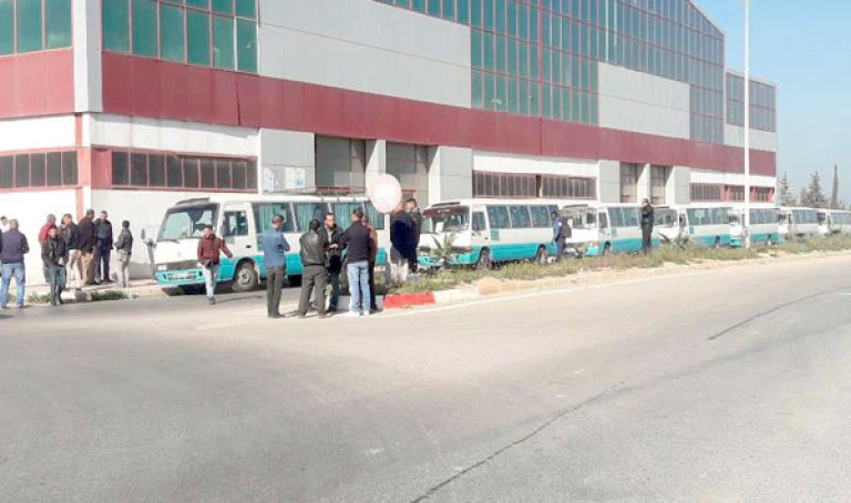 الناقلون الخواص يشلّون الخطوط البلدية