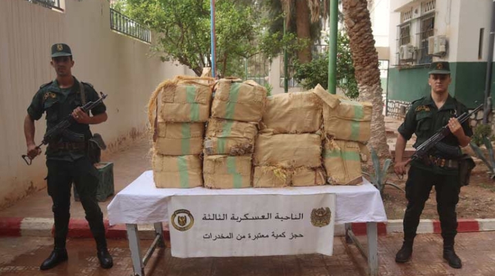 إحباط محاولة إدخال 4 قناطير من الكيف عبر الحدود مع المغرب