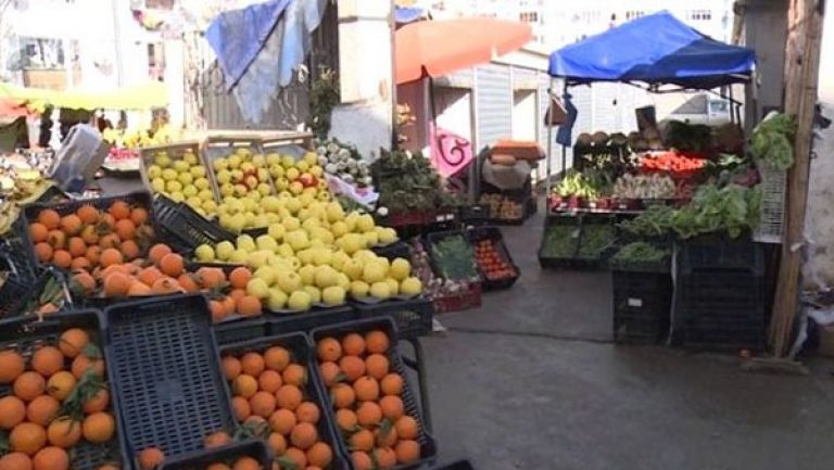 التجار يطالبون بفتح سوق "جنان مبروك"
