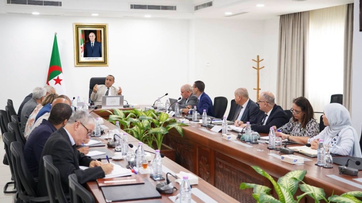 ربط المؤسسات التربوية والجامعات بالكهرباء والغاز