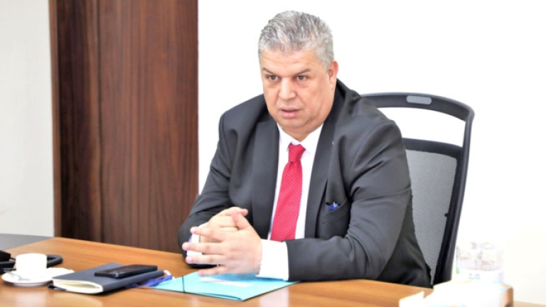 رئيس "الفاف" يجتمع بأعضاء أطقم المنتخب الوطني