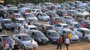 السوق الوطنية الأسبوعية للسيارات المستعملة بتيجلابين