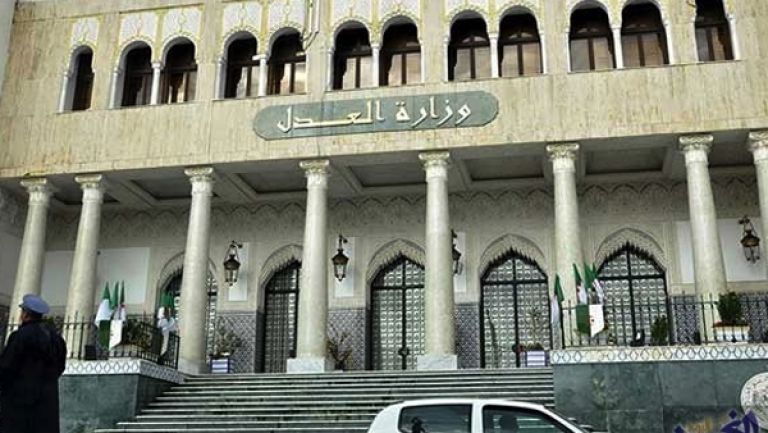 الحبس المؤقت لرشيد نكاز قانوني ولا يشوبه أي خلل