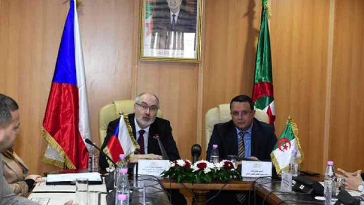 تنصيب المجموعة البرلمانية للصداقة الجزائر ـ التشيك