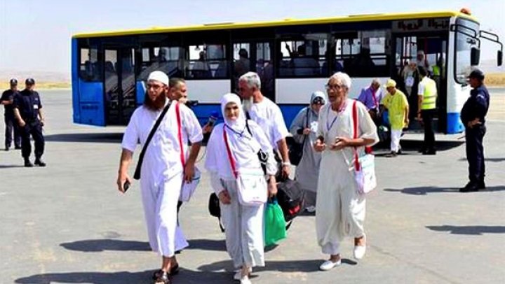 وصول أول رحلة للحجّاج العائدين إلى مطار وهران