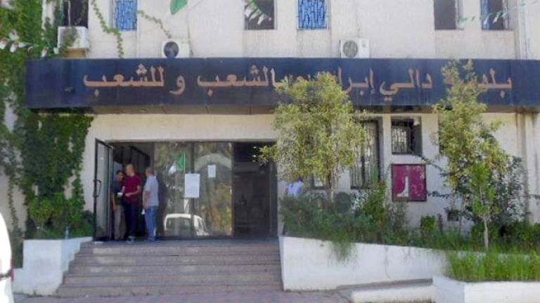 الطريق الوطني رقم 18 لا يصلح للسير