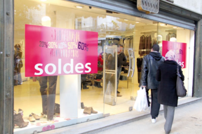 توافد منقطع النظير على المحلات التجارية بالعاصمة