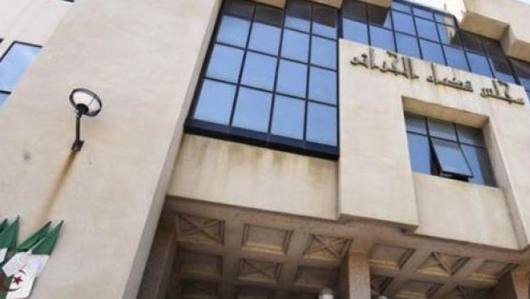 الاستماع إلى أقوال أويحيى وولاة سابقين