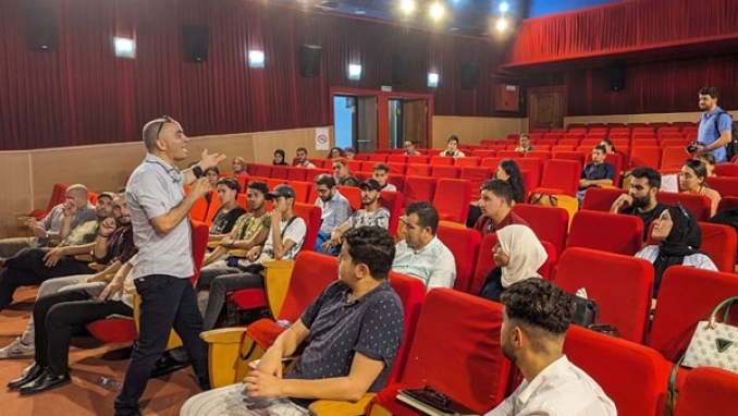 برنامج منوَّع في التكوين والعروض والمحاضرات