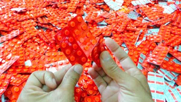 حجز 7848 كبسولة من الأدوية المهربة