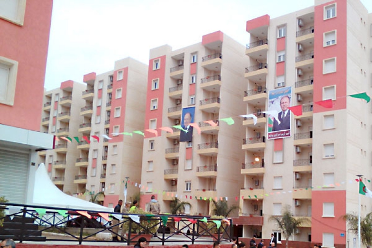 تبون: لم نشترط أي بنك وللمكتتبين الحرية في التمويل من أي مصرف